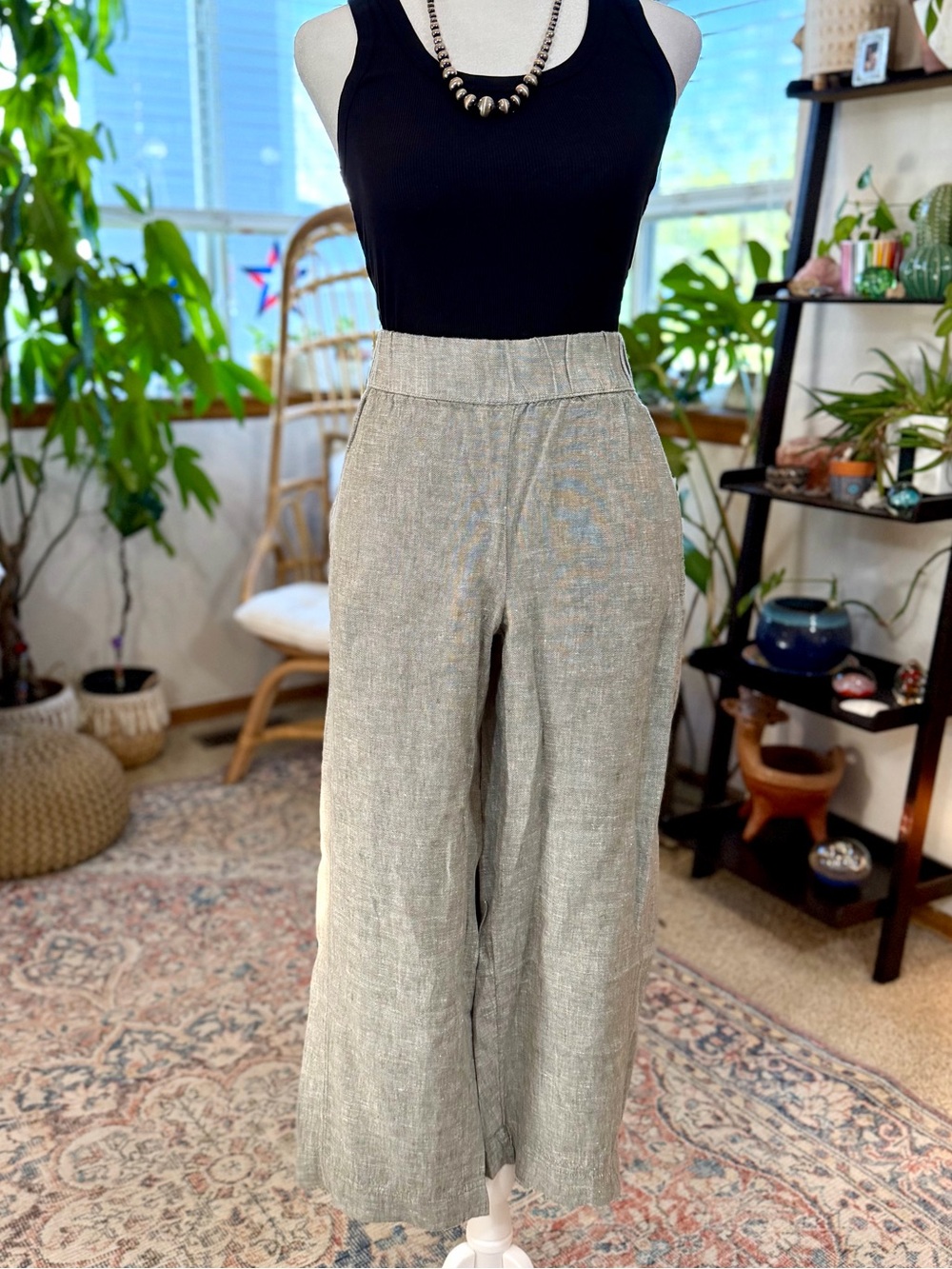 Cropped Wide-Leg Linen Blend Pants in Light Gray